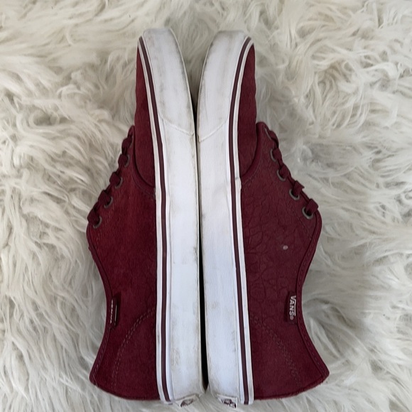 VANS Textured Burgundy Sneaker Size 9.5 - Picture 9 of 12